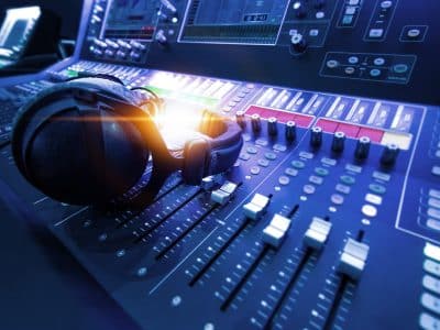 Professional,Audio,Studio,Sound,Mixer,Console,Board,Panel,With,Recording